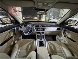 جیلی ئێم گراند X7 Sport